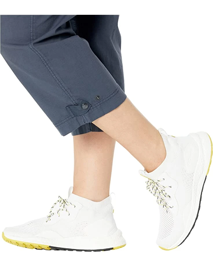 L.L.Bean Plus Size Ripstop Pull-On Capri Pants 3 L.L.Bean Plus Size Ripstop Pull-On Capri Pants - Image 3
