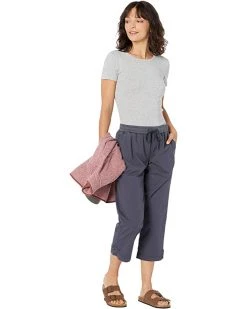 L.L.Bean Petite Ripstop Pull-On Capri Pants 9 L.L.Bean Petite Ripstop Pull-On Capri Pants -L.L.Bean Shop 718nLCvhrvL. AC SR736920