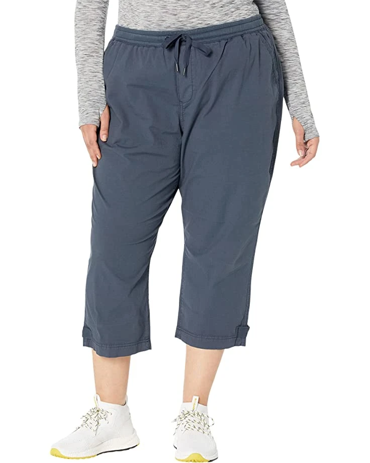 L.L.Bean Plus Size Ripstop Pull-On Capri Pants 1 L.L.Bean Plus Size Ripstop Pull-On Capri Pants