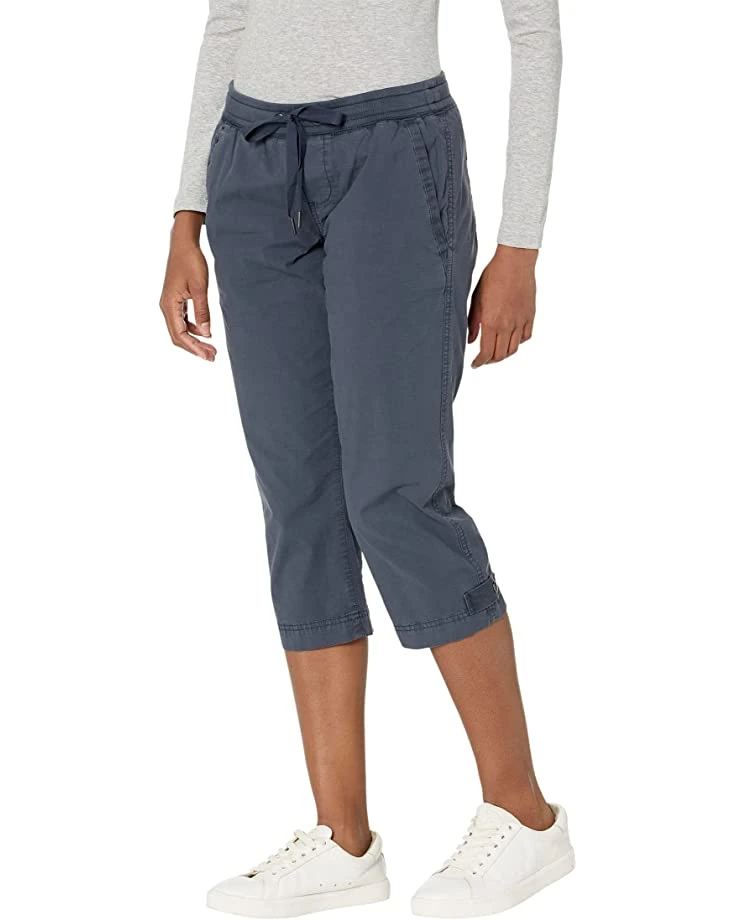 L.L.Bean Petite Ripstop Pull-On Capri Pants 1 L.L.Bean Petite Ripstop Pull-On Capri Pants
