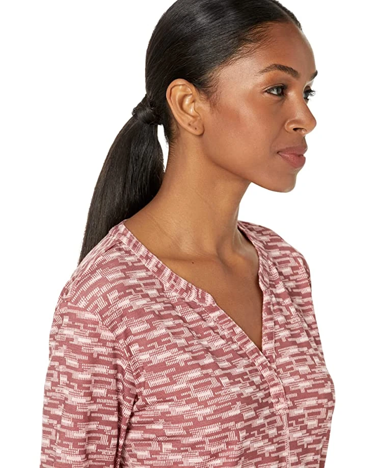 81Hk7yspF3L._AC_SR736920_.jpg L.L.Bean Shirts & Tops Petite Streamside Tee Split-Neck 3/4 Sleeve Print -L.L.Bean Shop 81Hk7yspF3L. AC SR736920