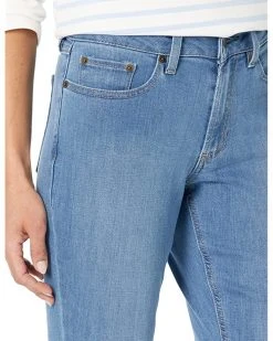 L.L.Bean BeanFlex Straight Leg Favorite Fit Jeans in Light Indigo 6 L.L.Bean BeanFlex Straight Leg Favorite Fit Jeans in Light Indigo -L.L.Bean Shop 91rspxLSRPL. AC SR736920